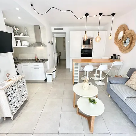 Chocolate Cookie- Ac, High Speed Internet, Desk With Natural Light, Sunny Terrace And Pool