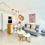 Apartmán Chocolate Cookie- Ac, High Speed Internet, Desk With Natural Light, Sunny Terrace And Pool