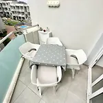Apartmán Chocolate Cookie- Ac, High Speed Internet, Desk With Natural Light, Sunny Terrace And Pool *