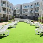 Apartmán Chocolate Cookie- Ac, High Speed Internet, Desk With Natural Light, Sunny Terrace And Pool *