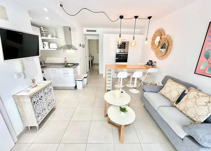 Apartman Chocolate Cookie- Ac, High Speed Internet, Desk With Natural Light, Sunny Terrace And Pool