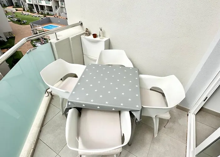 Apartman Chocolate Cookie- Ac, High Speed Internet, Desk With Natural Light, Sunny Terrace And Pool *