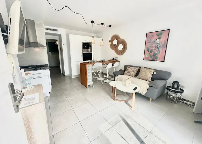 Chocolate Cookie- Ac, High Speed Internet, Desk With Natural Light, Sunny Terrace And Pool Apartman *