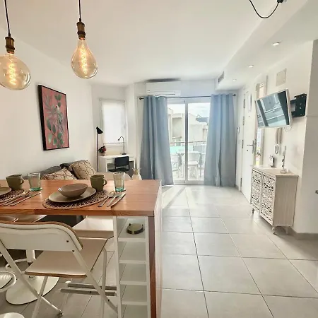 Chocolate Cookie- Ac, High Speed Internet, Desk With Natural Light, Sunny Terrace And Pool